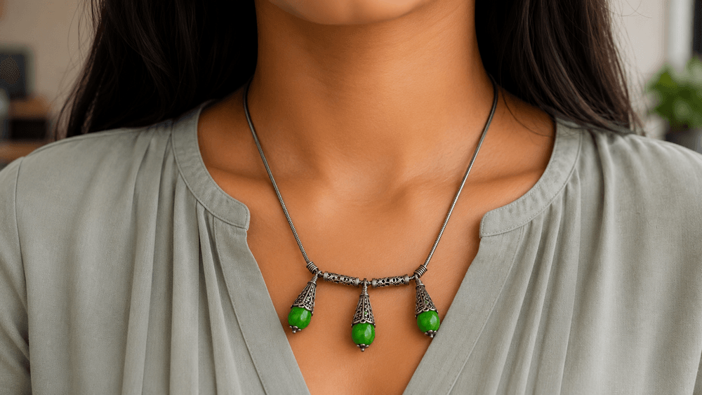 Emerald Hue Focus Pendant Necklace thumbnail 5